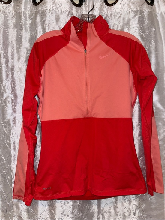 Nike Tops - Nike Pro Two-Tone Coral and Red Half-Zip Athletic Pullover Women’s Size M 🔥 G12